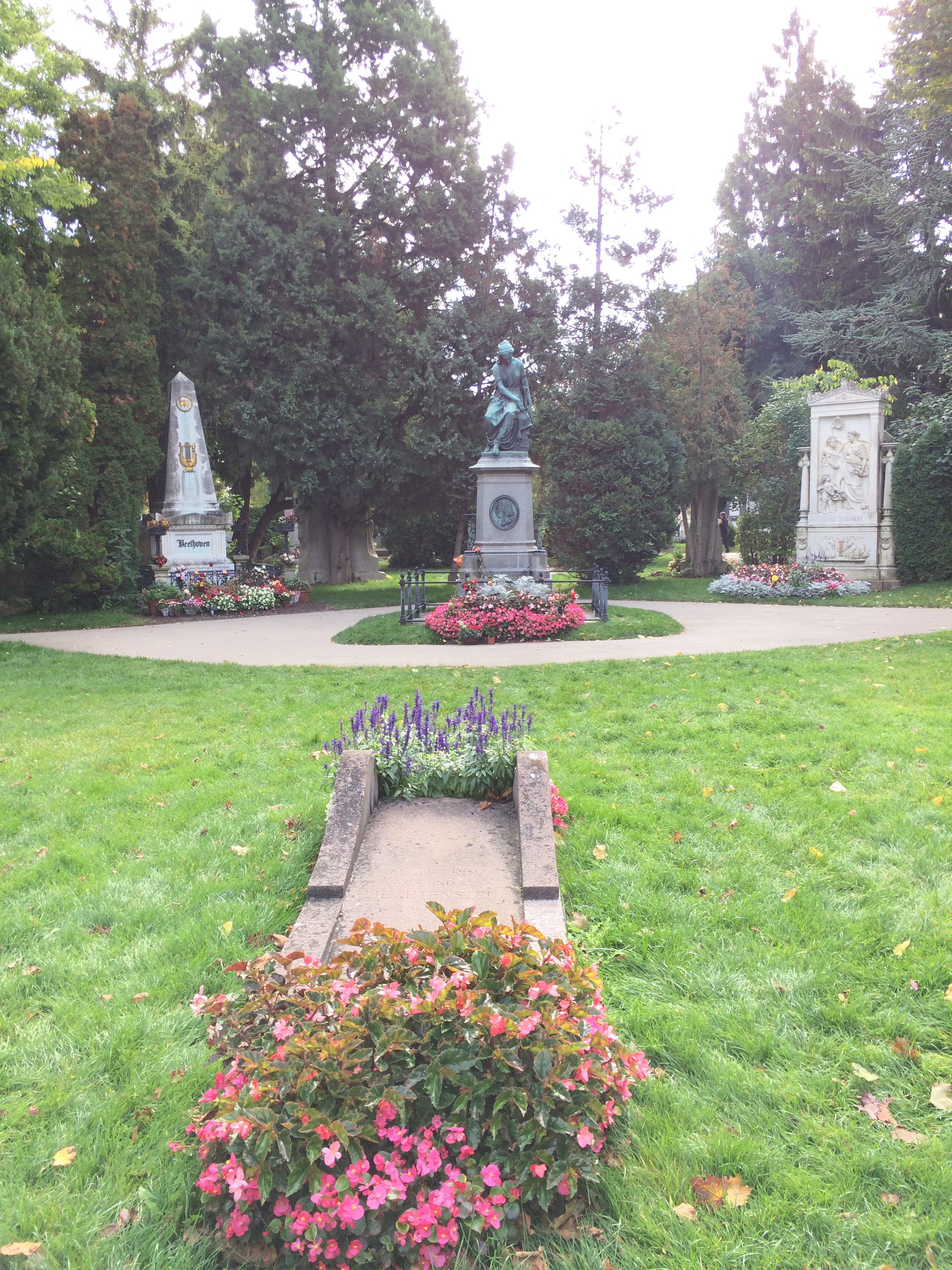 ウィーン中央墓地 オーダーメイド旅行アリスツアーブログ